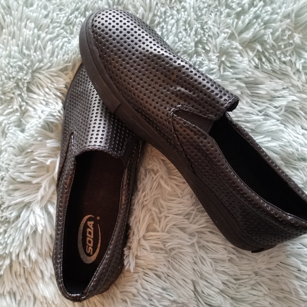 Soda women's sneaker